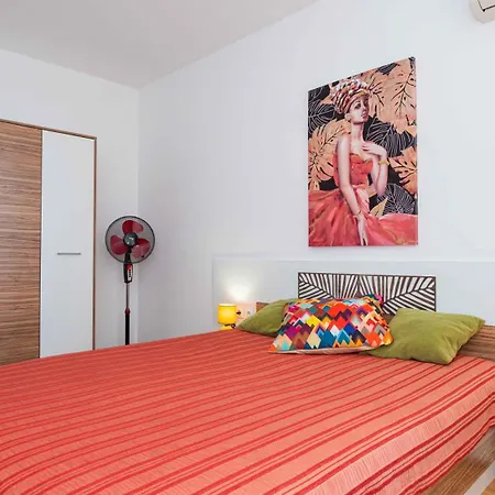 Flat Lora Apartman *