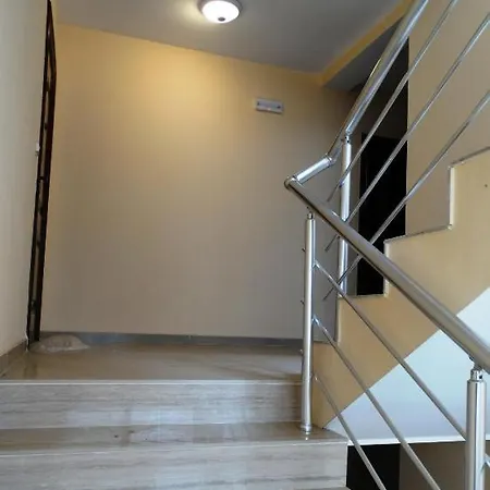 Flat Lora Apartmán *