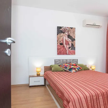 Flat Lora Διαμέρισμα