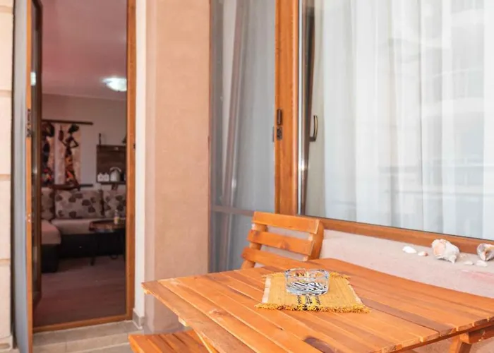 Lejlighed Flat Lora *